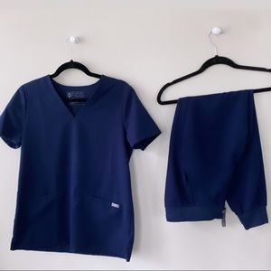 Figs 3 pocket scrub top and jogger scrub pants